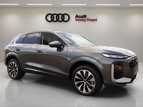 New 2026 Audi Q3 quattro 2.0T AWD/4WD image 7