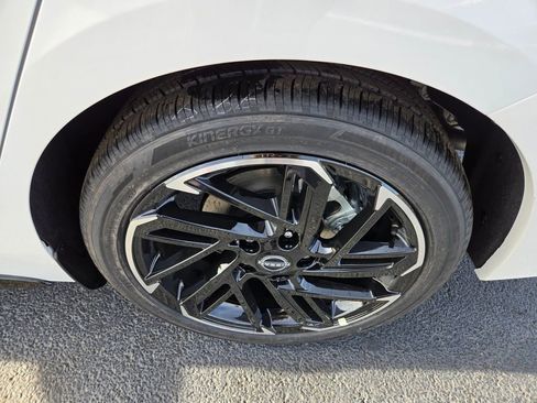 New 2026 Nissan Sentra SR w/ SR Premium Package image 6