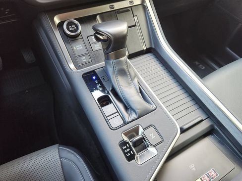 Used 2024 Lexus GX 550 w/ Accessory Package (Z1) AWD/4WD image 17