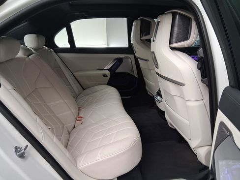 Certified 2023 BMW 740i w/ Parking Assistance Package RWD image 28