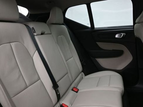 Used 2024 Volvo XC40 B5 Plus w/ Protection Package Premier AWD/4WD image 33