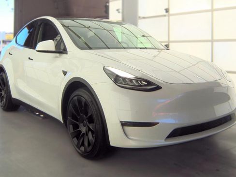 Used 2020 Tesla Model Y Long Range AWD/4WD image 3