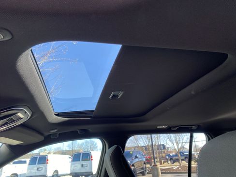 Used 2025 Jeep Grand Cherokee Laredo X image 33