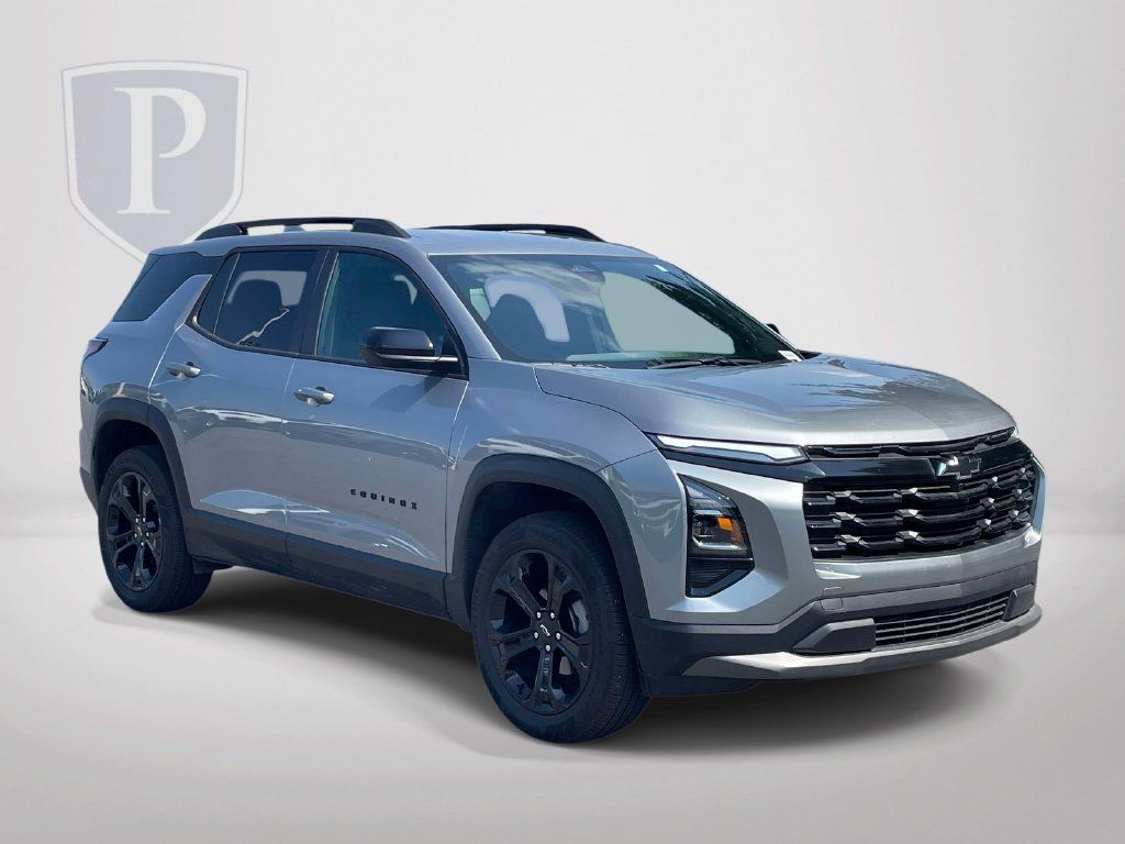 Used 2026 Chevrolet Equinox LT w/ Midnight Edition FWD image 2