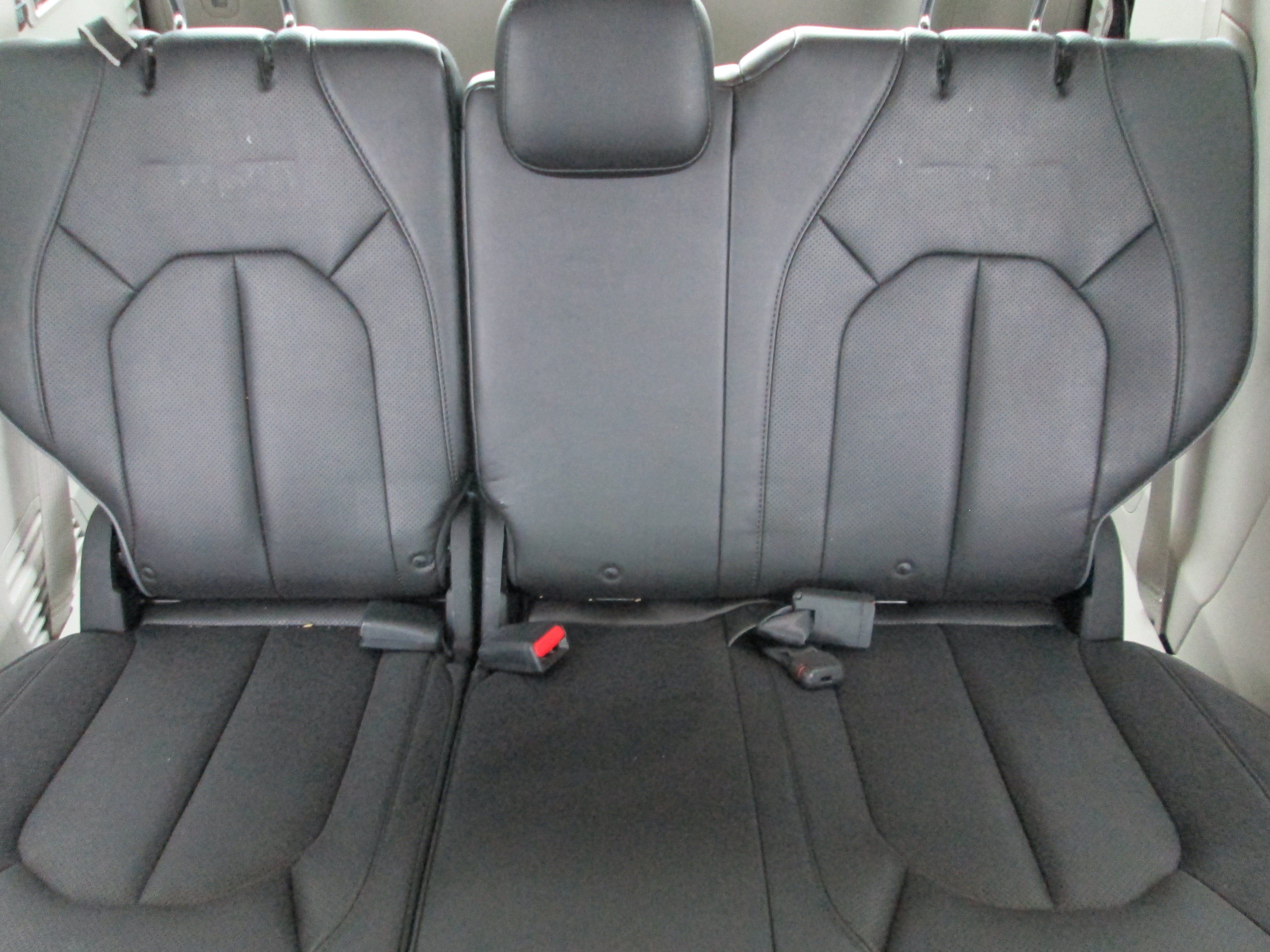 Used 2019 Chrysler Pacifica Limited w/ Advanced Safetytec Group FWD image 14