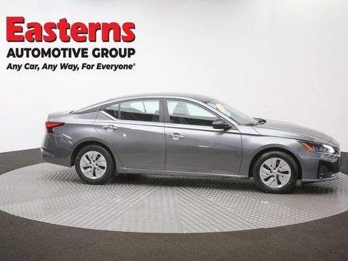 Used 2024 Nissan Altima 2.5 S FWD image 41