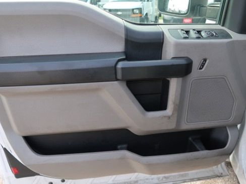 Used 2018 Ford F250 XL w/ Power Equipment Group image 9