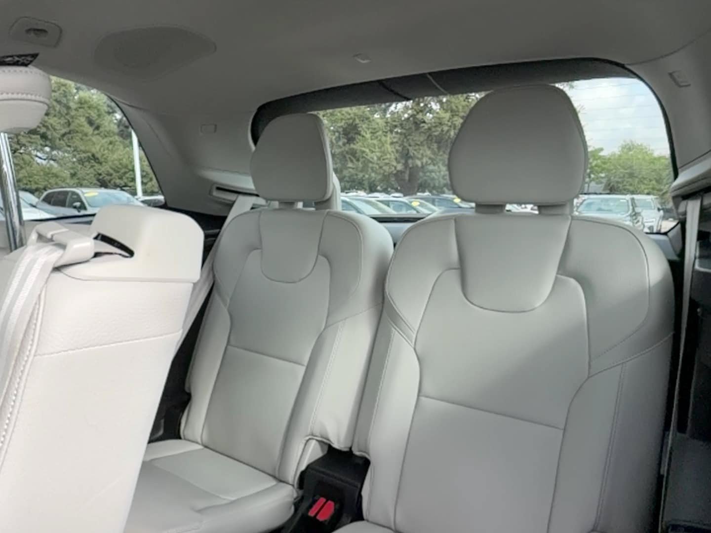 Certified 2024 Volvo XC90 B6 Plus w/ Protection Package Premier AWD/4WD image 17