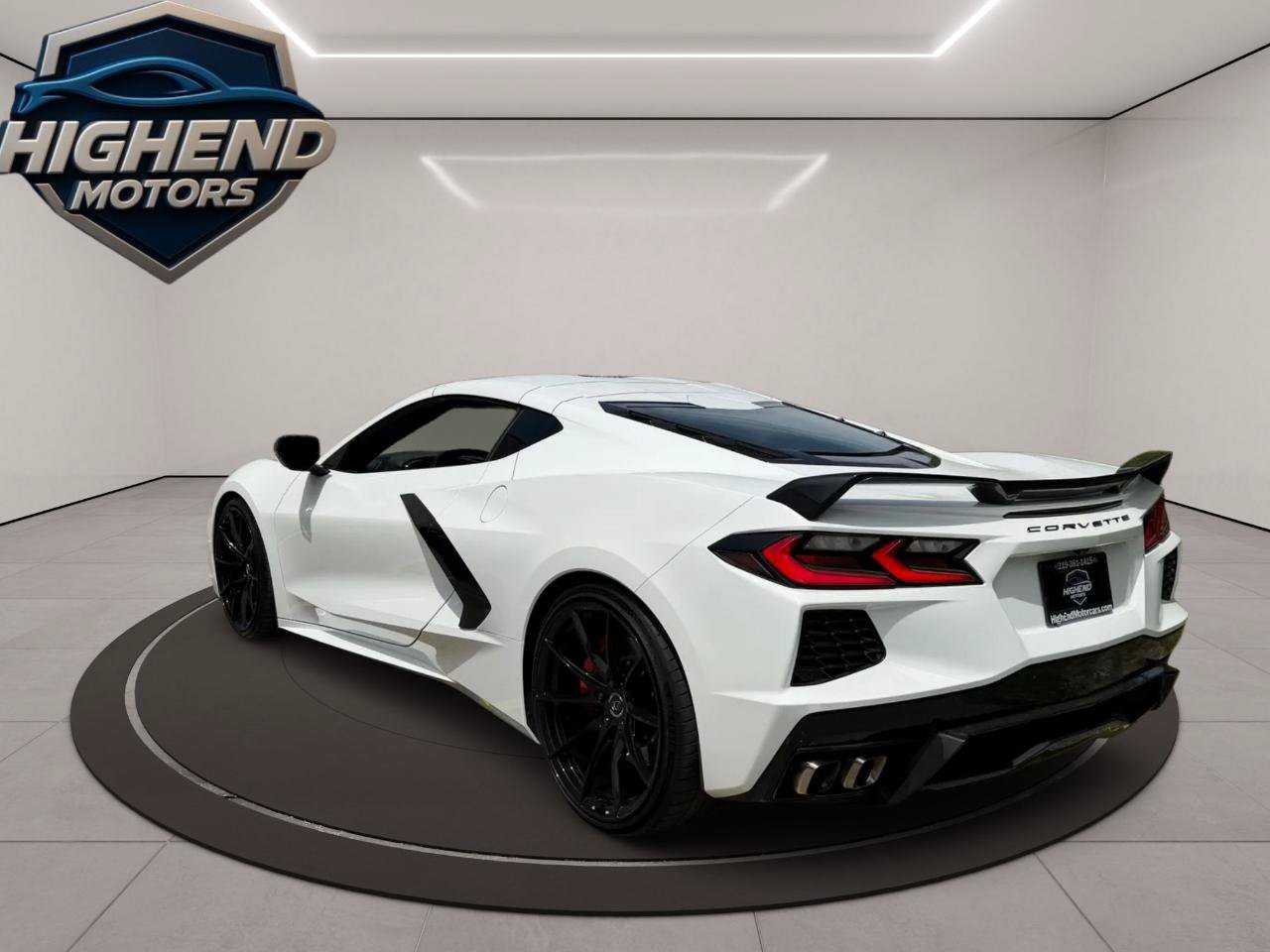 Used 2021 Chevrolet Corvette Stingray Coupe w/ Z51 Performance Package RWD image 3