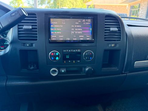 Used 2011 Chevrolet Silverado 1500 LT w/ Regional Value Package RWD image 12