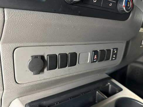 Used 2016 Nissan NV 1500 SV w/ Technology Package RWD image 17