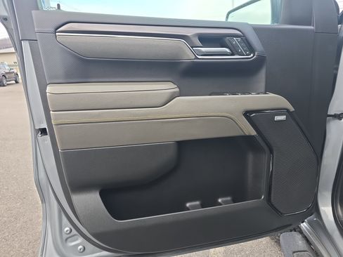 Used 2023 Chevrolet Silverado 1500 ZR2 w/ Technology Package image 19