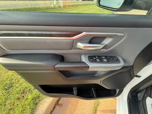 Used 2022 RAM 1500 Big Horn AWD/4WD image 12