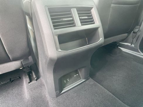 Used 2023 Volkswagen Atlas Cross Sport SE image 25