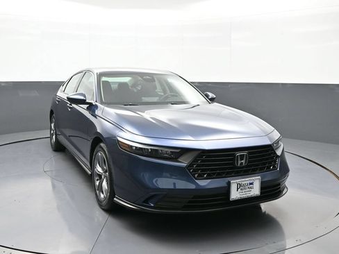 Used 2023 Honda Accord EX image 3