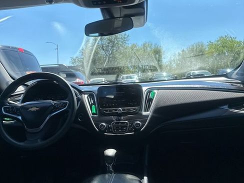 Used 2023 Chevrolet Malibu LT FWD image 11
