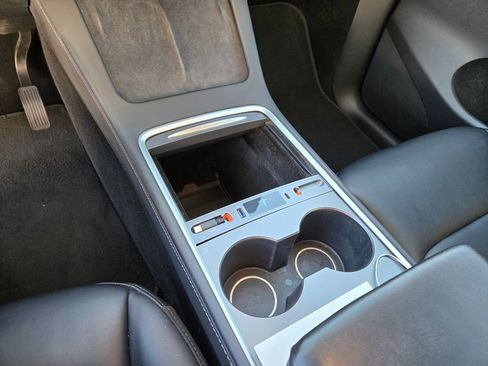 Used 2024 Tesla Model Y Long Range image 15