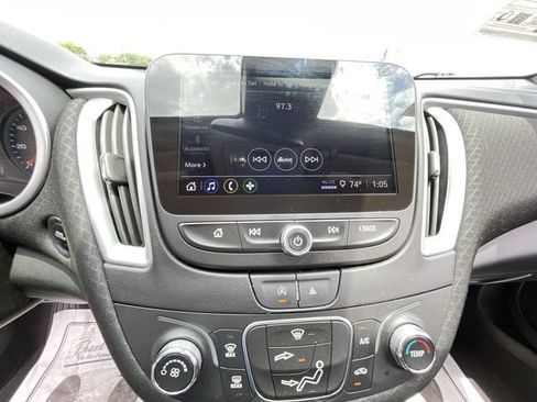 Used 2024 Chevrolet Malibu RS FWD image 23