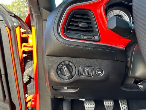 Used 2021 Dodge Challenger R/T Scat Pack w/ Shaker Package image 27