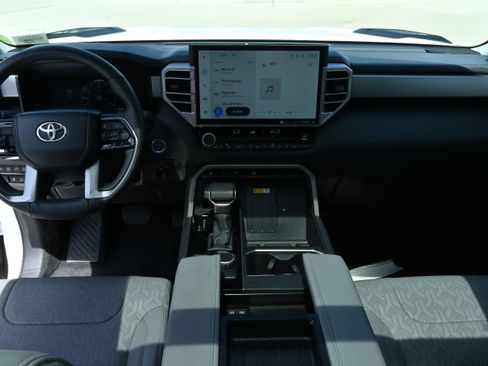 Used 2024 Toyota Tundra Limited AWD/4WD image 17