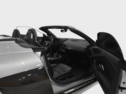 Used 2017 Audi R8 V10 w/ Carbon Exterior Package image 9