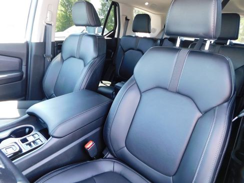 Used 2025 Honda Pilot Touring image 16
