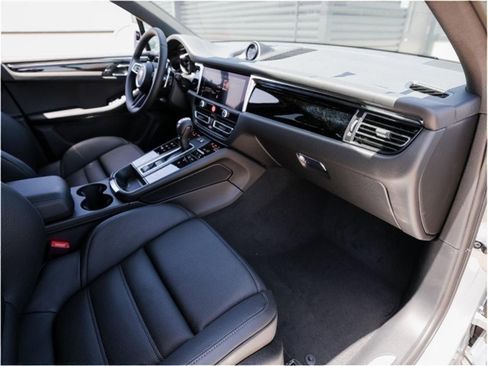 New 2025 Porsche Macan S image 27