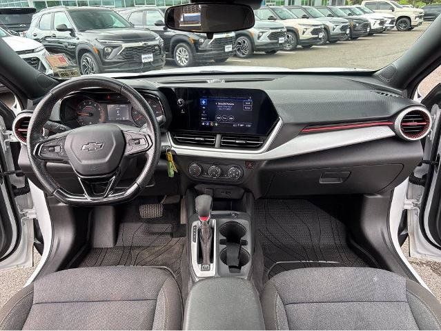 Used 2024 Chevrolet Trax RS w/ Driver Confidence Package FWD image 9