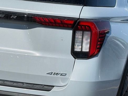 New 2026 Ford Explorer Active w/ Active Comfort Package image 8