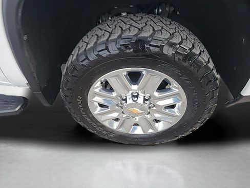 Used 2025 Chevrolet Silverado 2500 High Country w/ Technology Package image 18