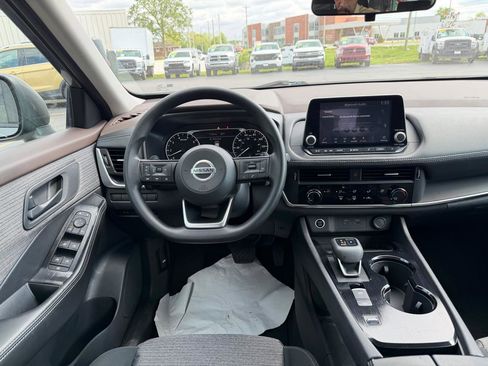 Used 2021 Nissan Rogue S FWD image 14