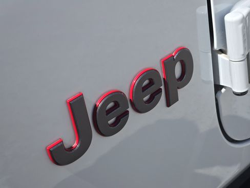 Used 2018 Jeep Wrangler Unlimited Rubicon AWD/4WD image 11