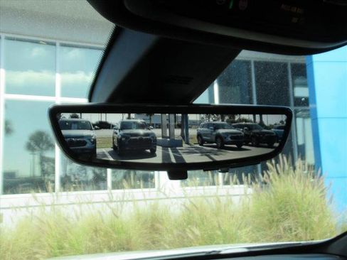 Used 2022 Chevrolet Traverse High Country image 24