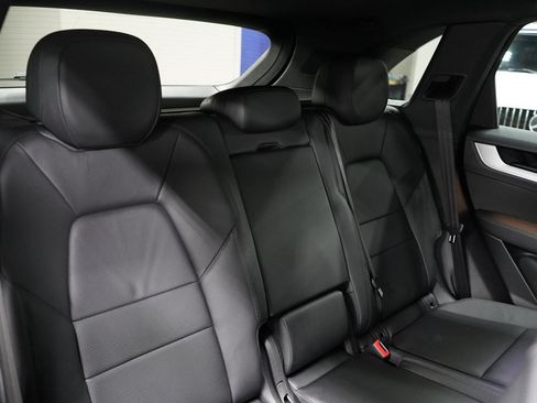 Used 2024 Porsche Cayenne AWD/4WD image 19
