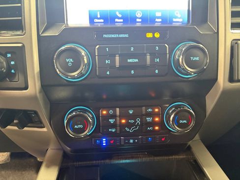 Used 2021 Ford F350 Lariat w/ Chrome Package AWD/4WD image 36