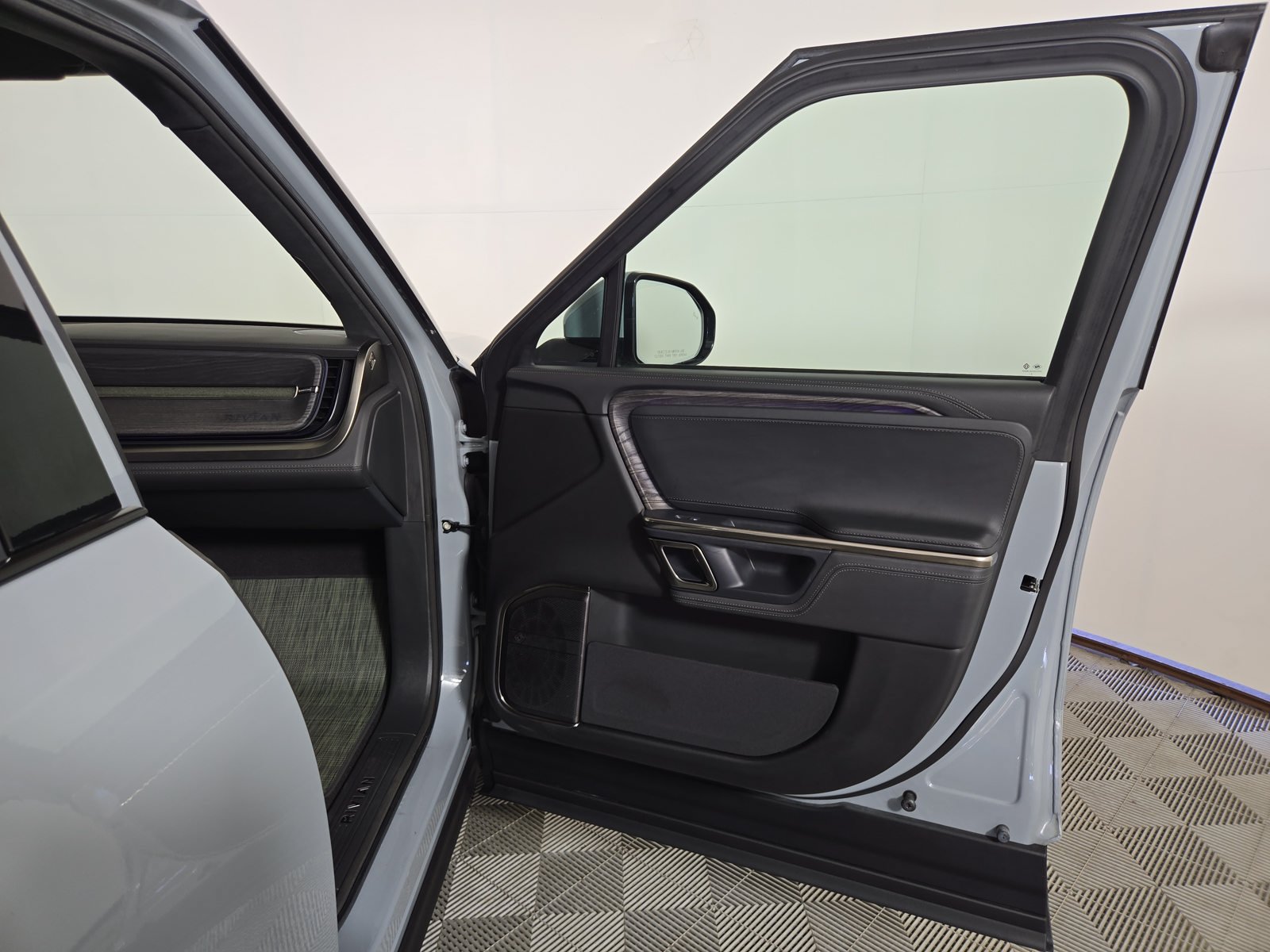 Used 2023 Rivian R1T Adventure Quad AWD/4WD image 18
