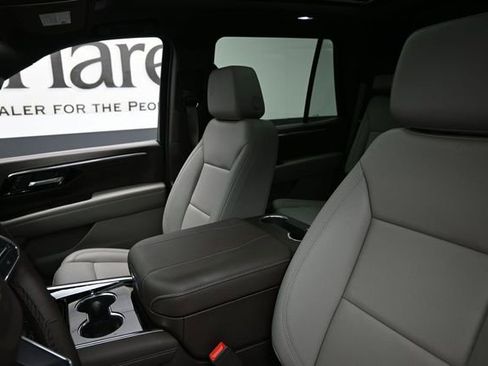 Used 2025 Chevrolet Tahoe LT w/ Advanced Technology Package AWD/4WD image 16