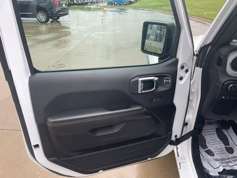 Used 2024 Jeep Wrangler Unlimited Sahara AWD/4WD image 10
