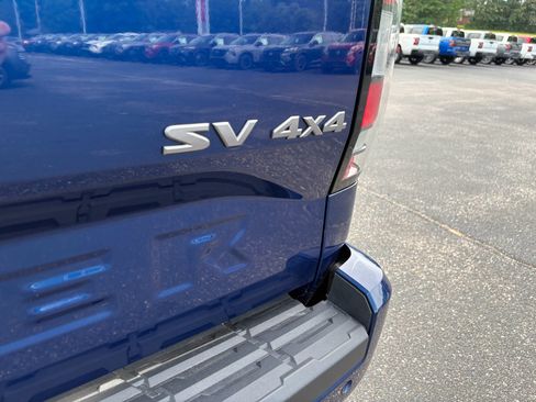 Used 2022 Nissan Frontier SV AWD/4WD image 7