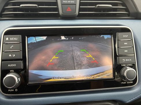 Used 2025 Nissan Versa SV FWD image 18