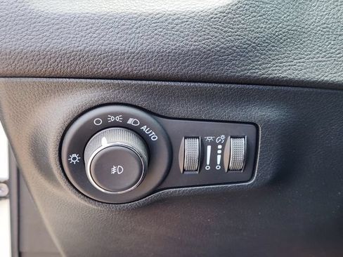 Used 2021 Jeep Compass Latitude w/ Sun and Sound Group FWD image 22
