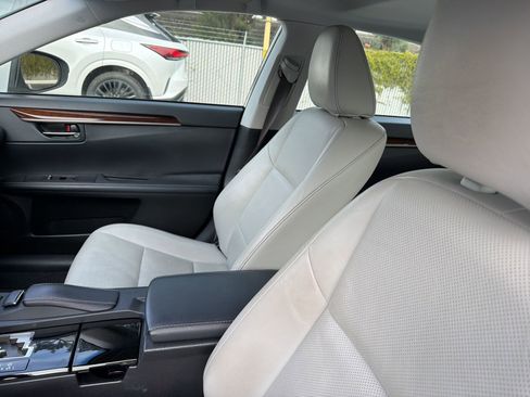 Used 2013 Lexus ES 350 w/ Luxury Pkg image 7