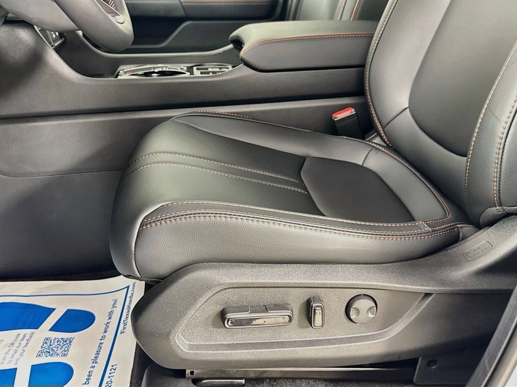 New 2026 Honda Pilot TrailSport image 23