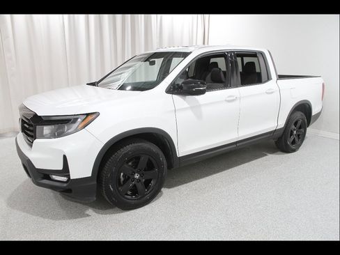 Certified 2023 Honda Ridgeline Black Edition image 3