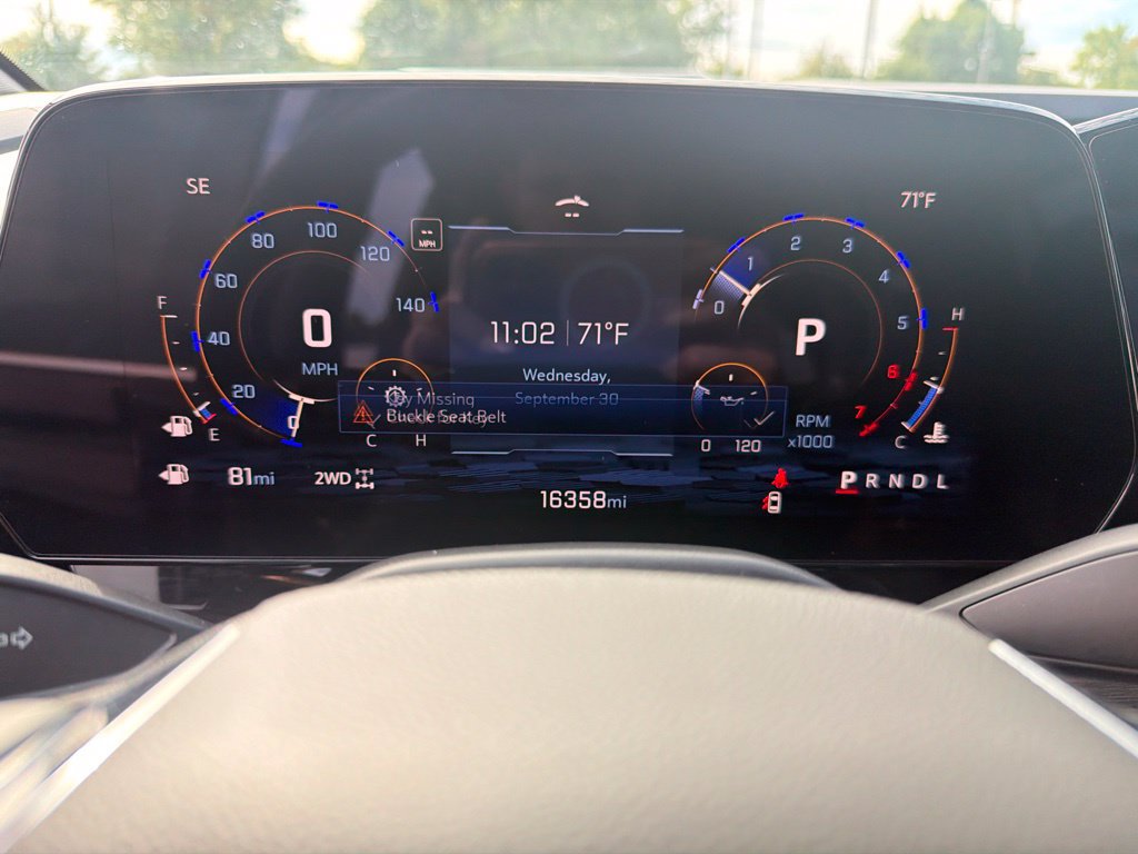 Used 2025 Chevrolet Suburban LS AWD/4WD image 3