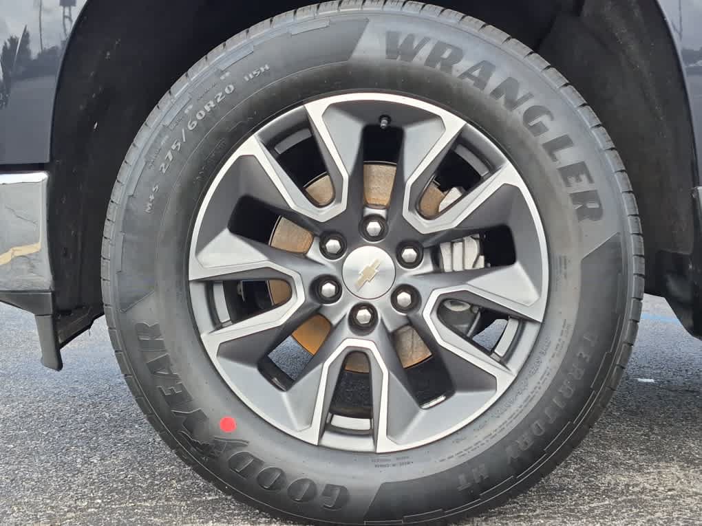 Used 2024 Chevrolet Silverado 1500 LT AWD/4WD image 7