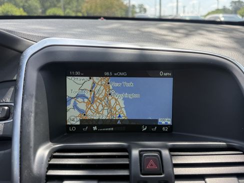 Used 2016 Volvo XC60 T5 Premier w/ Proximity Package FWD image 6