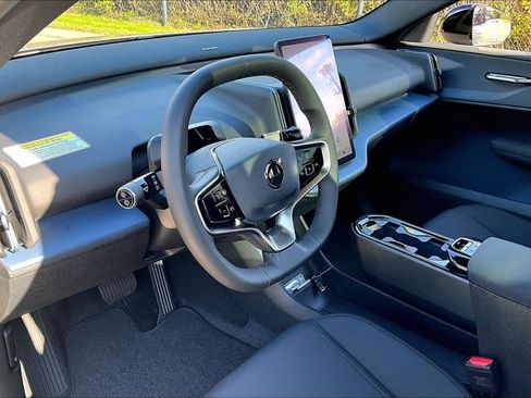 New 2026 Volvo EX30 Plus w/ Protection Package Premier AWD/4WD image 31