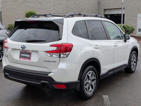 Used 2024 Subaru Forester Premium image 5