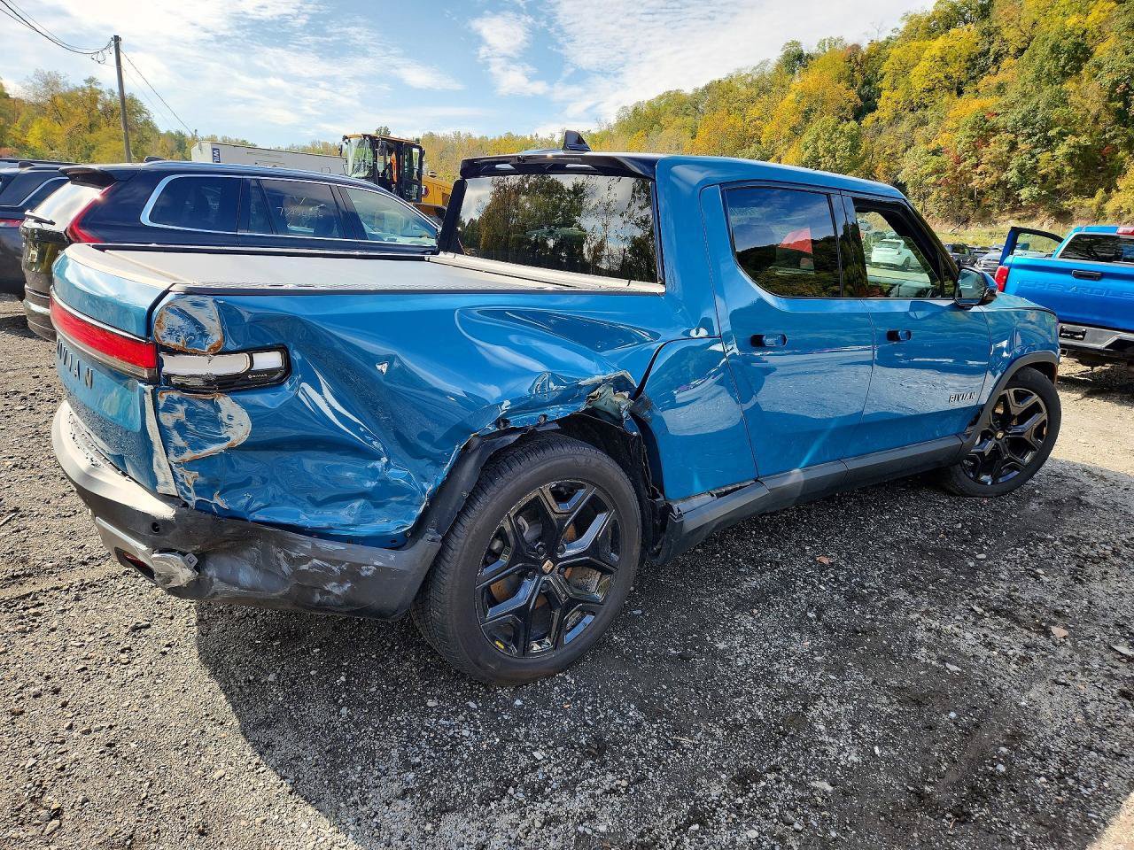 Used 2025 Rivian R1T Adventure Dual AWD/4WD image 5